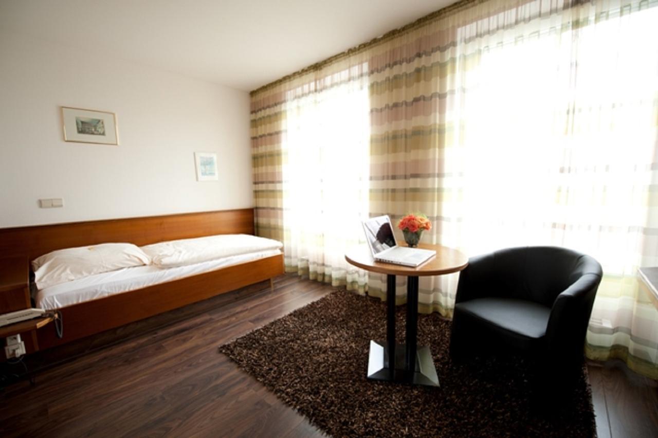 Classic Hotel Kaarst Exterior photo